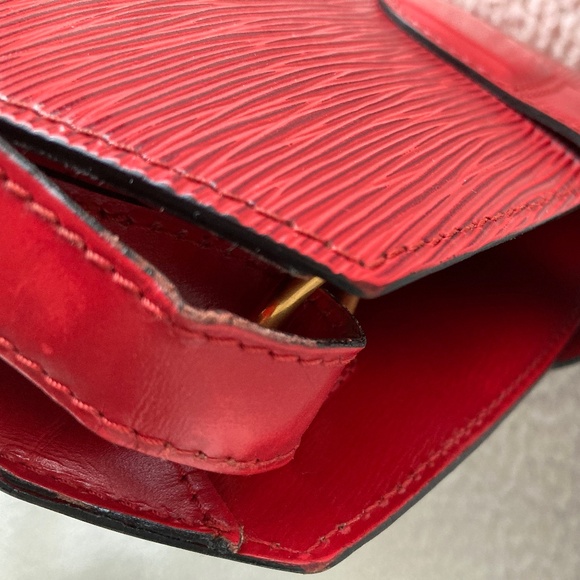 Louis Vuitton Red Epi Leather Vintage Cluny Shoulder Bag - Picture 12 of 15